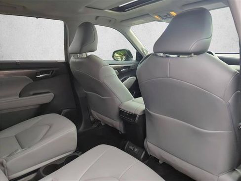 Used 2026 Toyota Highlander Limited AWD/4WD image 27