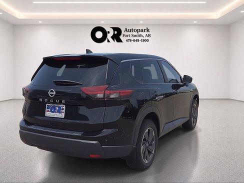 Used 2025 Nissan Rogue SV FWD image 5