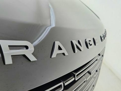 Used 2023 Land Rover Range Rover SE AWD/4WD image 16