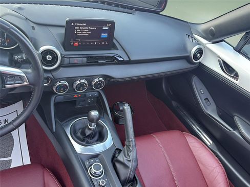Used 2020 MAZDA MX-5 Miata 100th Anniversary RWD image 28