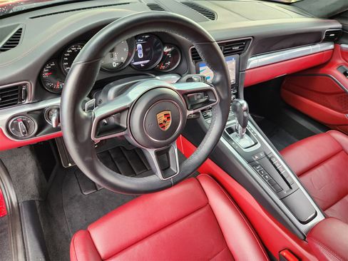 Used 2019 Porsche 911 Carrera 4S image 2