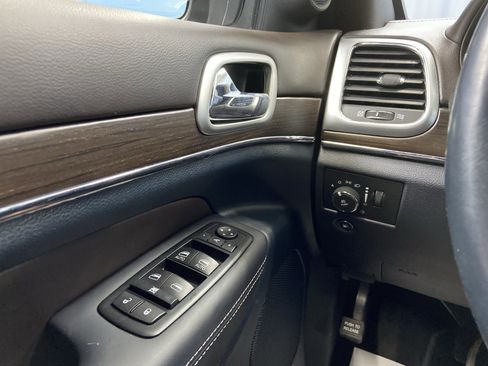 Used 2015 Jeep Grand Cherokee Overland image 24