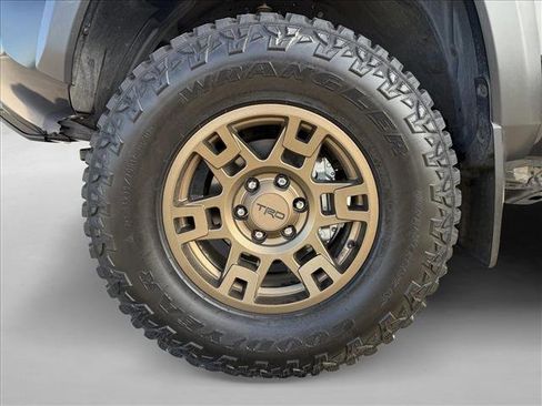 Used 2021 Toyota Tacoma TRD Off-Road image 23