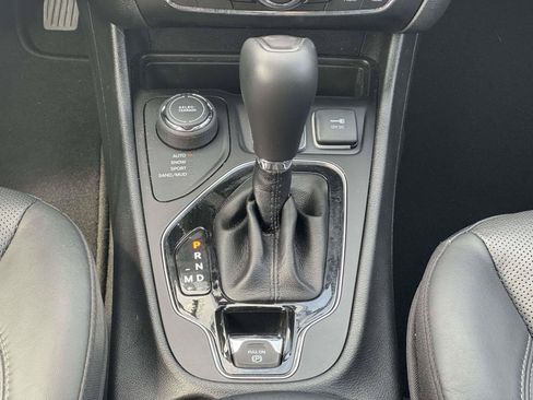 Used 2019 Jeep Cherokee Limited AWD/4WD image 27