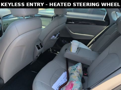 Used 2019 Hyundai Sonata Limited w/ Ultimate Package 04 FWD image 7