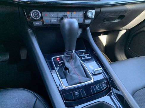 Used 2025 Jeep Compass Trailhawk image 40