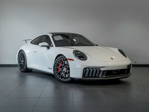 Certified 2026 Porsche 911 Carrera GTS RWD image 9