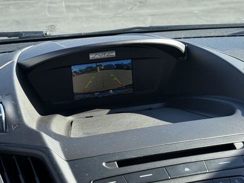 Used 2018 Ford Escape SE image 13