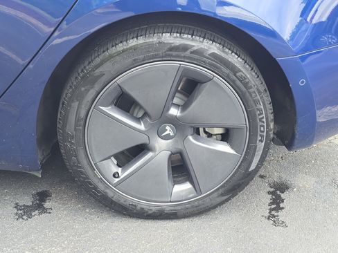 Used 2022 Tesla Model 3 Long Range AWD/4WD image 31
