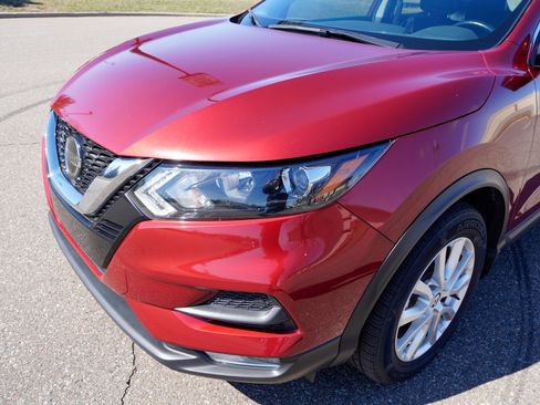 Used 2022 Nissan Rogue Sport SV w/ Technology Package image 22