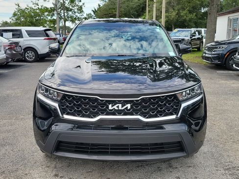 Certified 2023 Kia Sorento LX FWD image 2