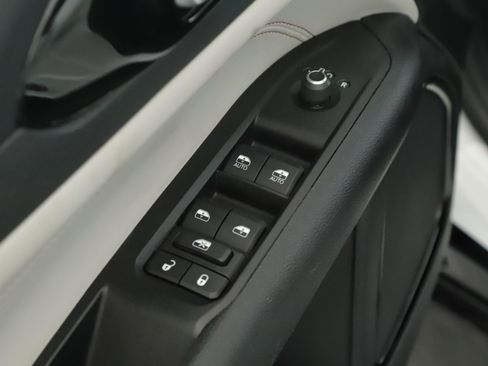 Used 2022 Jeep Compass Limited w/ Elite Group AWD/4WD image 7