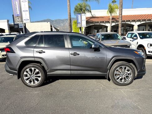 Used 2023 Toyota RAV4 XLE Premium image 9