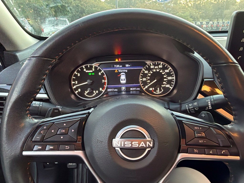 Used 2024 Nissan Altima 2.5 SR w/ SR Premium Package FWD image 8
