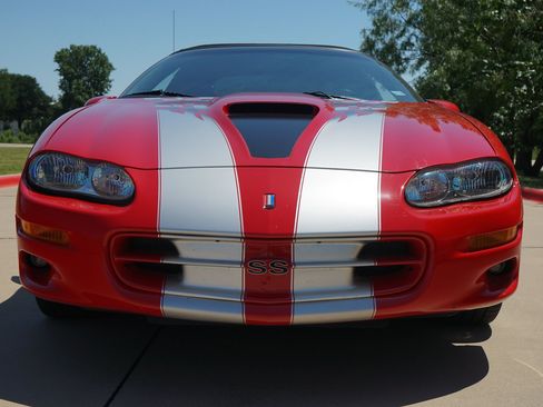 Used 2002 Chevrolet Camaro Z28 w/ SS Performance/Appearance Pkg RWD image 24