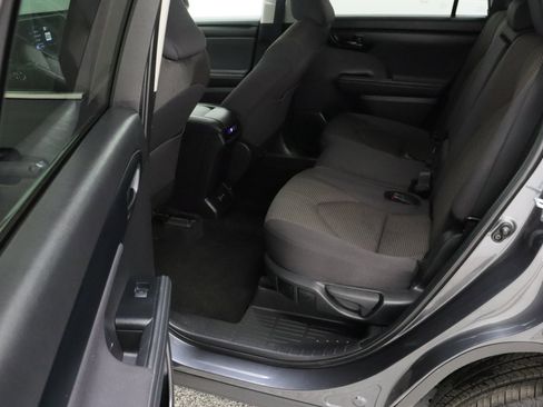 Used 2025 Toyota Highlander LE FWD image 28