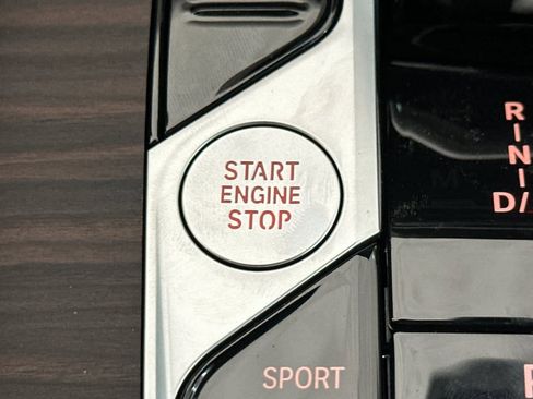 Used 2026 BMW X7 xDrive40i w/ M Sport Package image 23