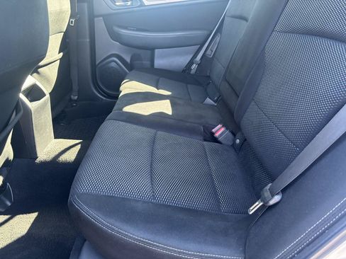 Used 2017 Subaru Outback 2.5i Premium AWD/4WD image 7