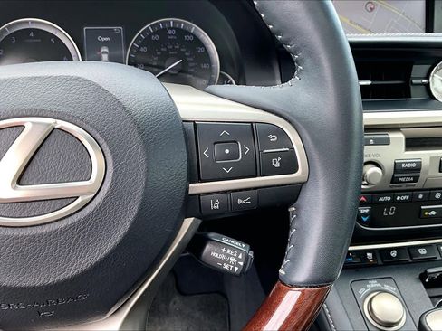Used 2018 Lexus ES 350 w/ Ultra Luxury Package FWD image 25