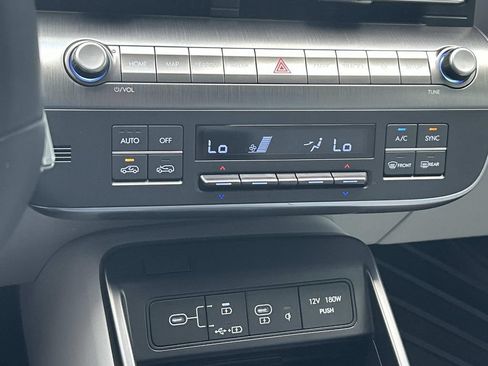 Certified 2025 Hyundai Kona Limited FWD image 36