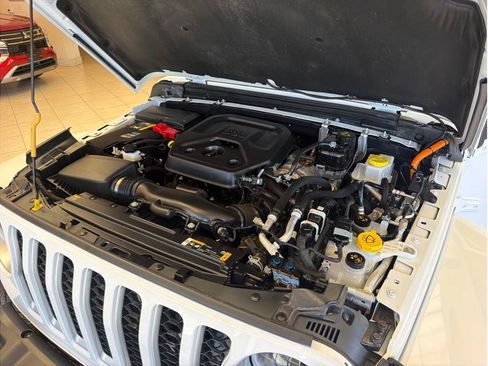 Used 2023 Jeep Wrangler Unlimited Sahara AWD/4WD image 31
