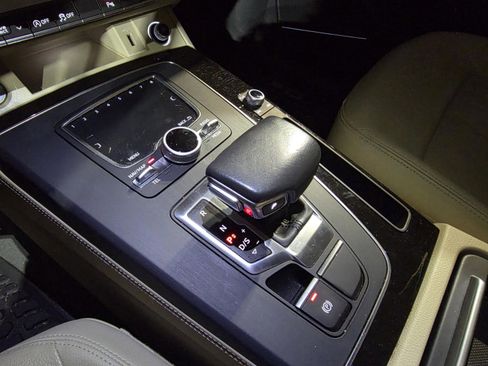 Used 2018 Audi Q5 Prestige w/ Prestige Package image 19
