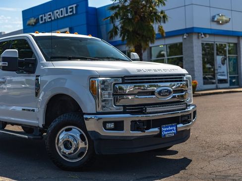 Used 2017 Ford F350 Lariat w/ Camper Package AWD/4WD image 3