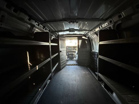 Used 2024 Chevrolet Express 2500 w/ Driver Convenience Package image 28