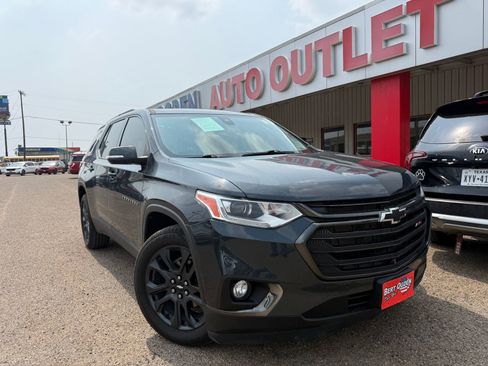 Used 2021 Chevrolet Traverse RS FWD image 1