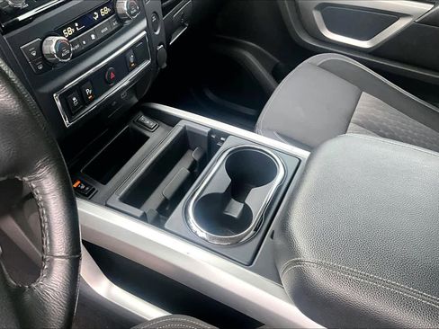 Used 2023 Nissan Titan SV w/ SV Convenience Package image 15