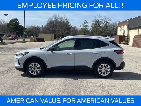 New 2026 Ford Escape Active w/ Cold Weather Package FWD image 2