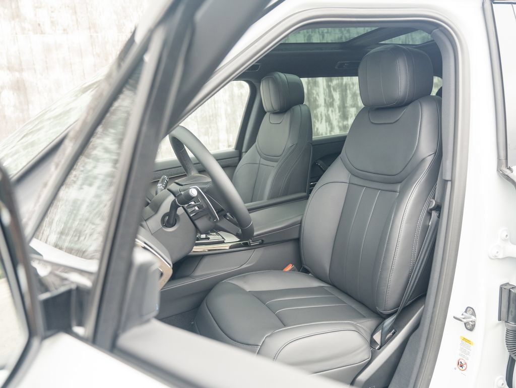 New 2026 Land Rover Range Rover Sport Dynamic SE AWD/4WD image 19
