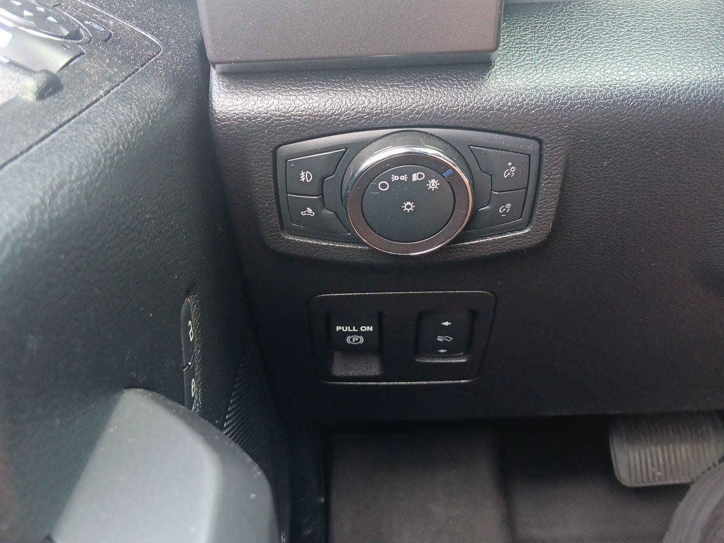 Used 2019 Ford F150 XLT w/ Equipment Group 302A Luxury AWD/4WD image 23