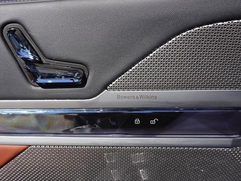 Used 2023 BMW 760i xDrive image 29