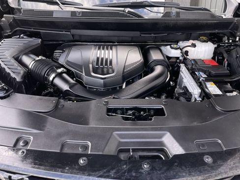 Used 2025 Chevrolet Traverse Z71 AWD/4WD image 25