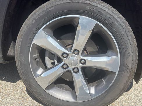 Used 2021 Jeep Grand Cherokee L Limited image 2