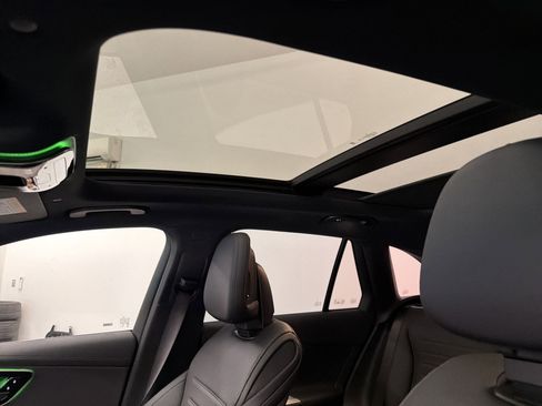 Used 2026 Mercedes-Benz GLC 300 4MATIC image 25