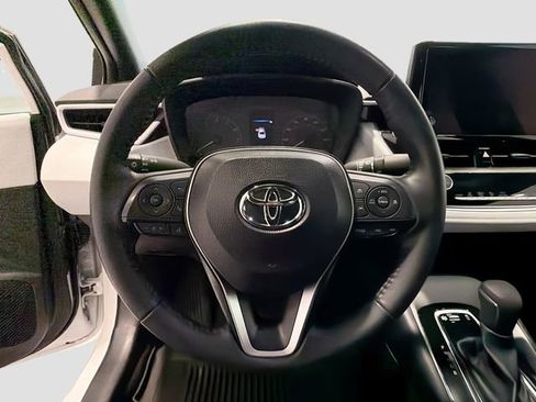 Certified 2025 Toyota Corolla SE w/ Convenience Package FWD image 9