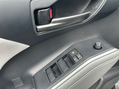 Used 2023 Toyota Highlander L FWD image 21