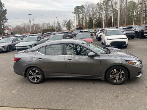 Used 2020 Nissan Sentra SV w/ Lighting Package image 6