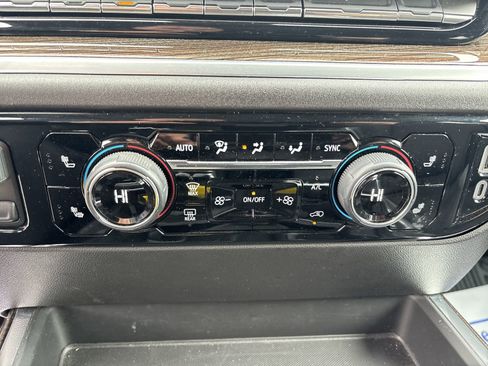 Used 2024 Chevrolet Silverado 1500 RST w/ Z71 Off-Road Package image 21