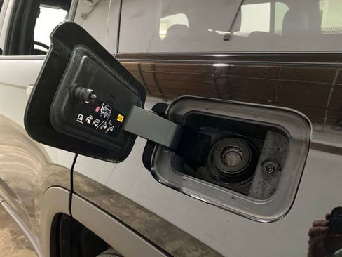 Used 2024 Jeep Grand Cherokee Limited 4xe AWD/4WD image 95