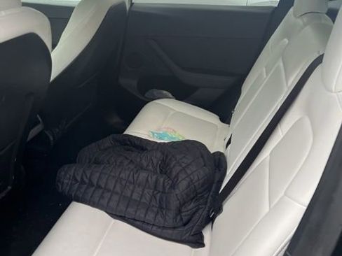 Used 2025 Tesla Model Y Long Range image 15