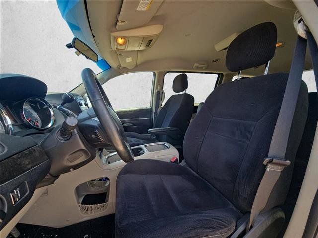 Used 2015 Dodge Grand Caravan SXT w/ Rear Park Assist Package FWD image 12