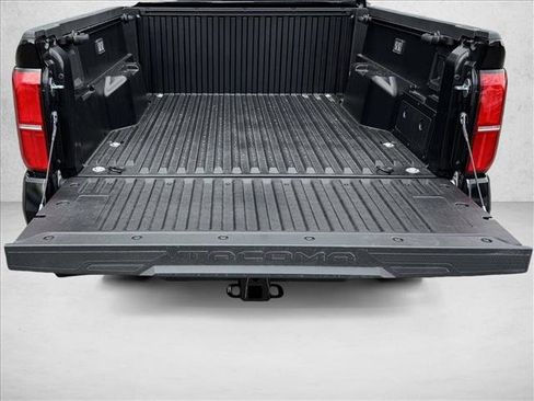 Certified 2025 Toyota Tacoma TRD Off-Road AWD/4WD image 8
