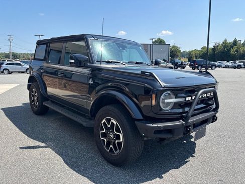Used 2021 Ford Bronco Outer Banks AWD/4WD image 9