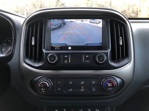 Used 2022 Chevrolet Colorado Z71 image 11