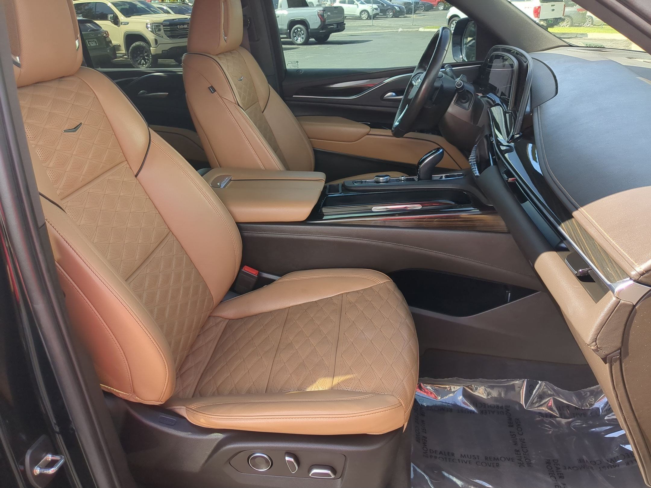 Certified 2023 Cadillac Escalade Premium Luxury AWD/4WD image 33