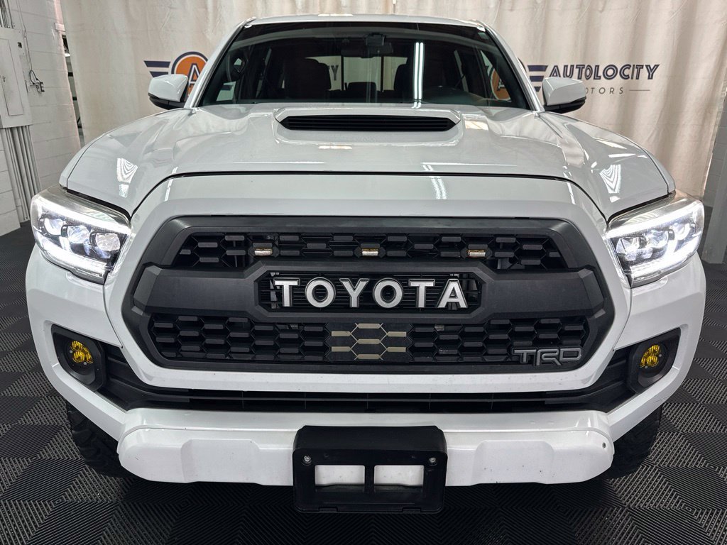 Used 2020 Toyota Tacoma TRD Sport AWD/4WD image 3