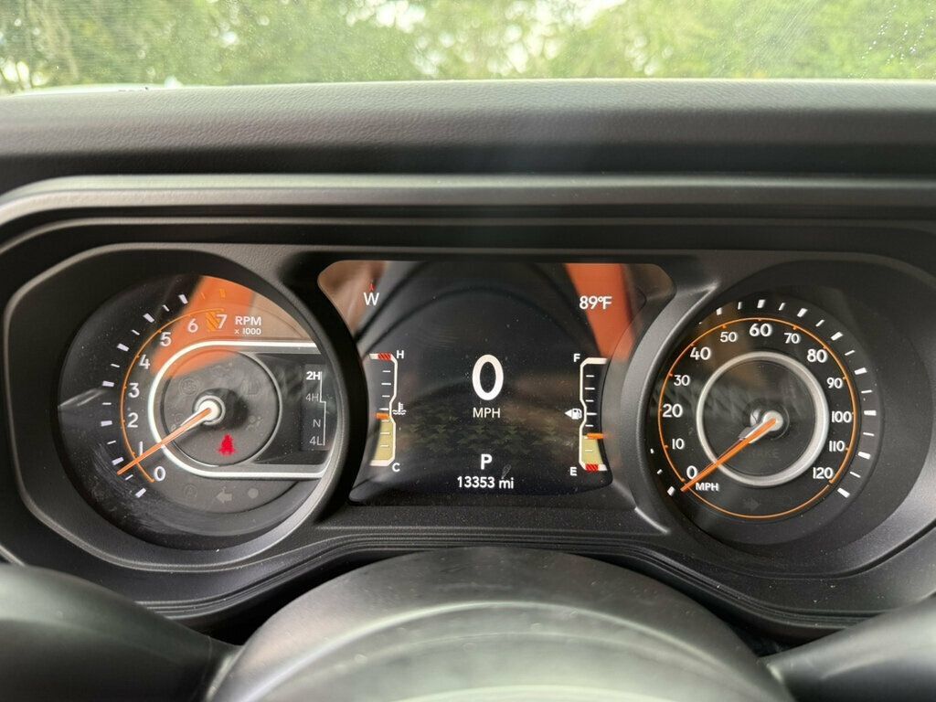 Used 2025 Jeep Gladiator Sport AWD/4WD image 4